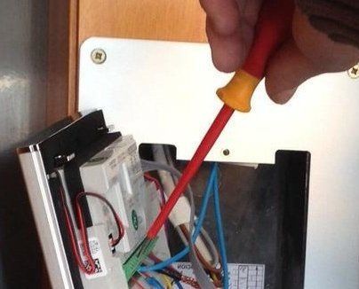 Mantenimiento porteros automaticos por Rade Telecomunicaciones